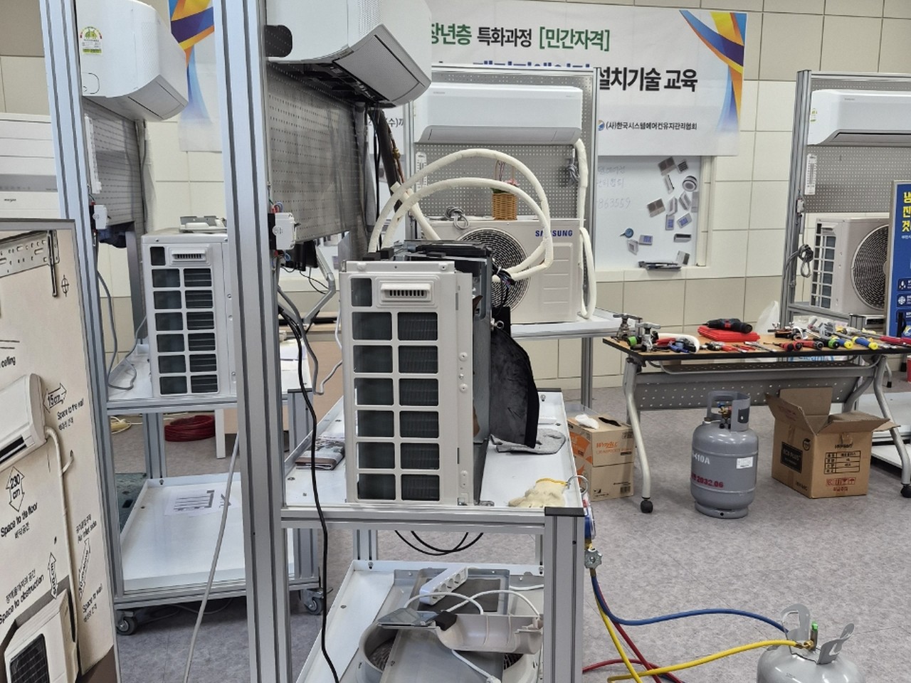 교육생 실습을 위한 교육장 내부 공간